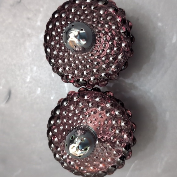 VGT, Purple Hobnail Glass Salt/Pepper Shakers. - Picture 6 of 7